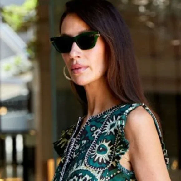 Bottega Veneta BV1241S 003 Sunglasses Green/Gold Cat Eye Frame, Green Lenses
